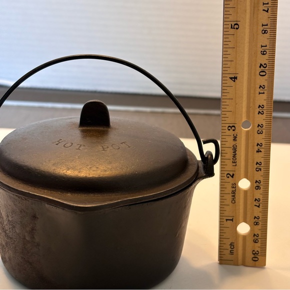 Wagner Ware Sidney 0 1363 Salesman Sample Dutch Oven - Picture 11 of 12